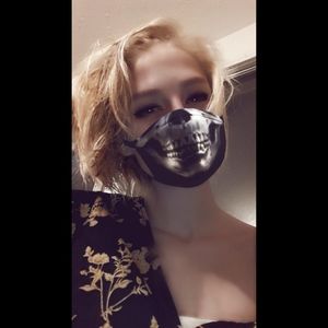 Meet your Posher, Hayley